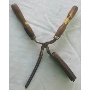 Early 20th Century Antique Wavy Curling Iron